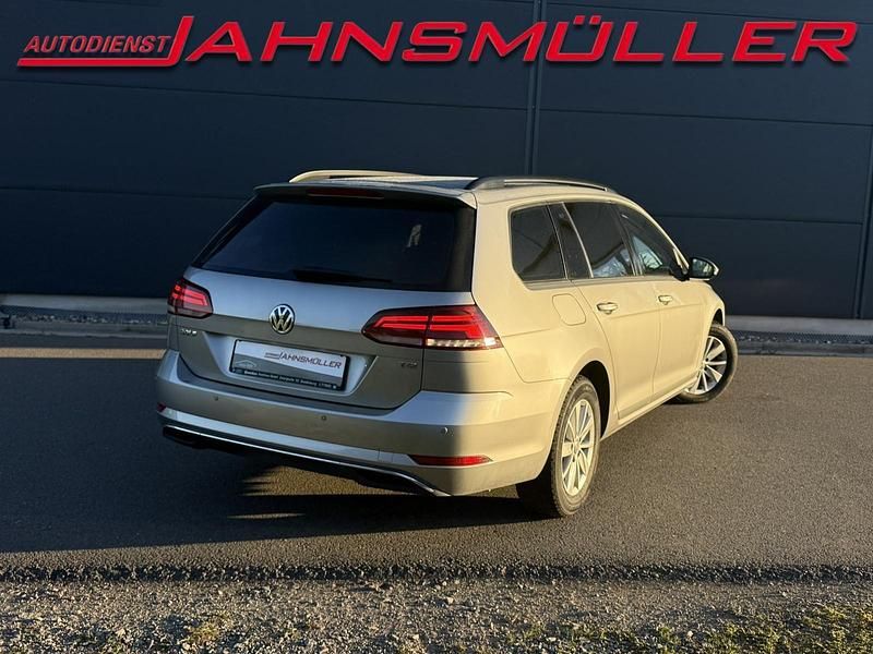 Gebraucht VW Golf VII 110 PS (80 kW) 2017 Silber Kombi