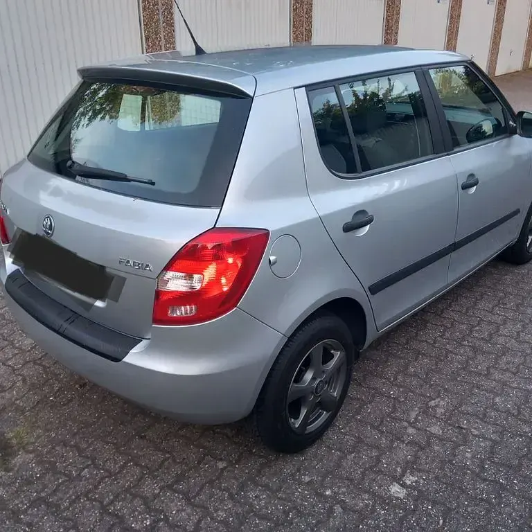 Gebraucht Skoda Fabia 60 PS (44 kW) 2014 Grau Limousine