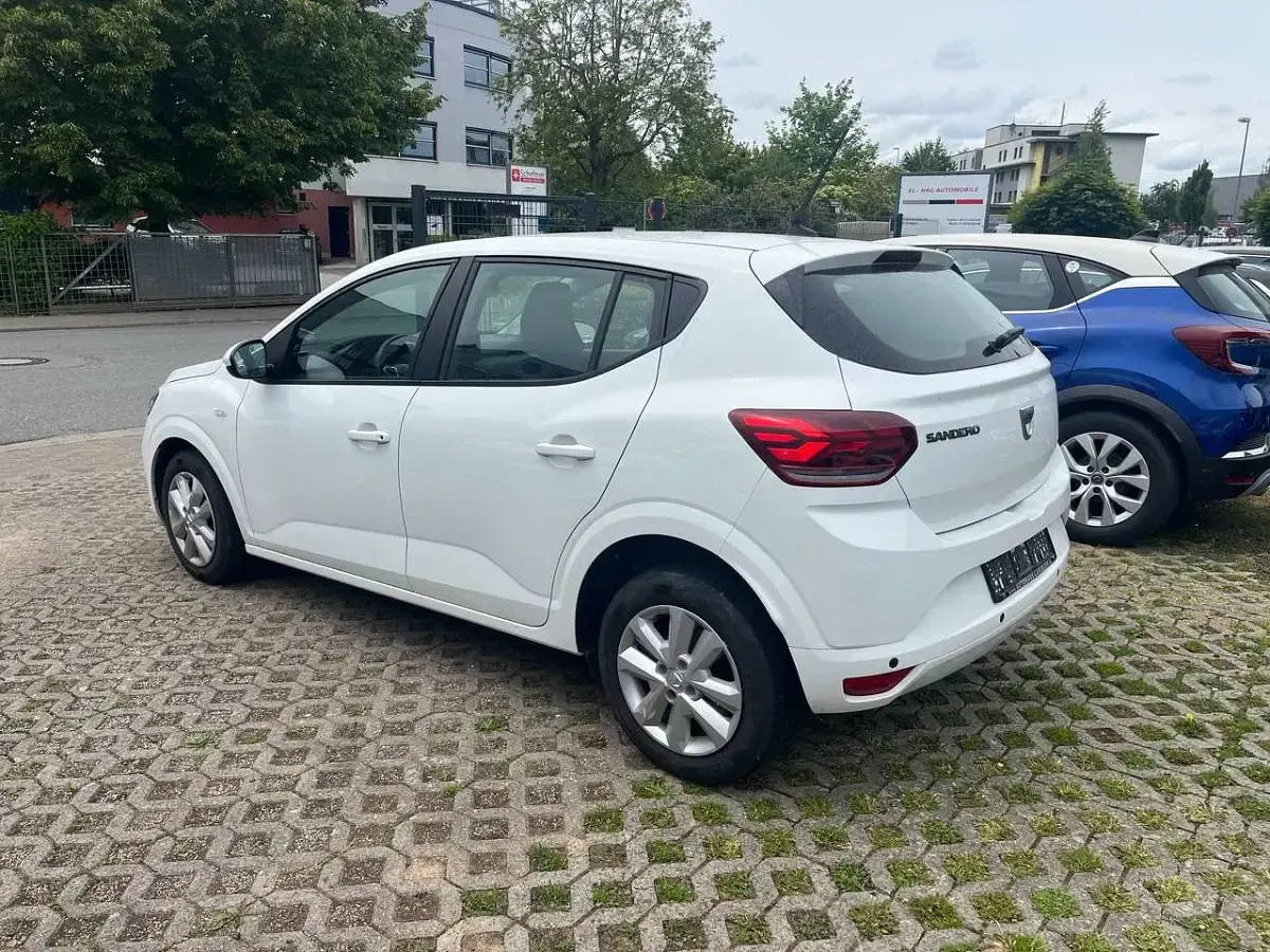 Gebraucht Dacia Sandero Comfort 67 PS (49 kW) 2021 Gletscherweiss Kleinwagen
