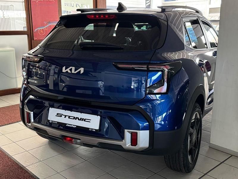 Neu Kia Stonic Vision 101 PS (74 kW) 2026 Blau SUV