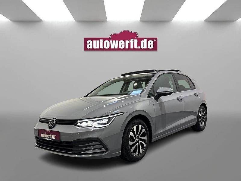 Gebraucht VW Golf VIII Active 150 PS (110 kW) 2022 Mondsteingrau Limousine