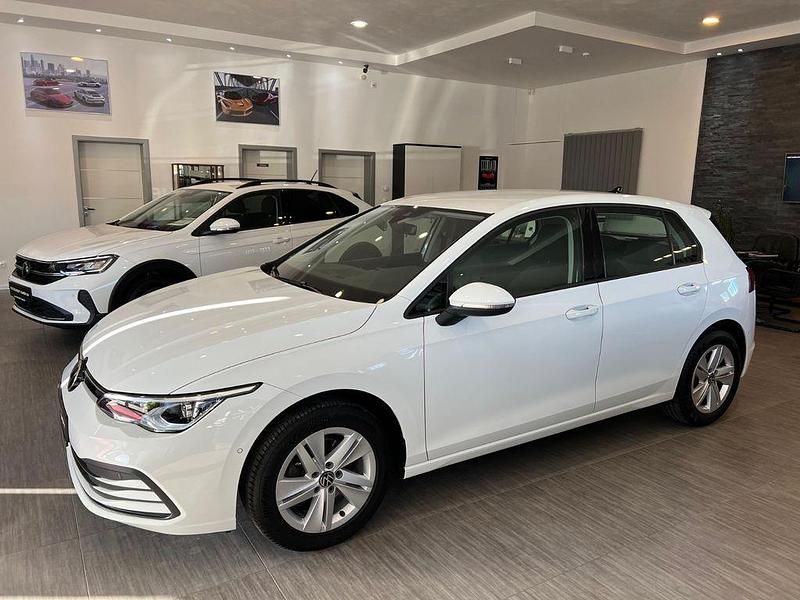 Weiß Gebraucht 2020 VW Golf VIII Limousine | 18.485 € (Etwas zu teuer) - Bild 1/4