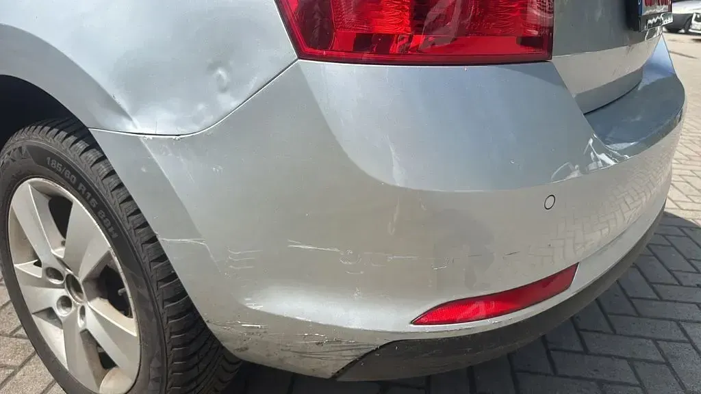 Gebraucht Skoda Rapid Ambition 90 PS (66 kW) 2016 Silber Kleinwagen