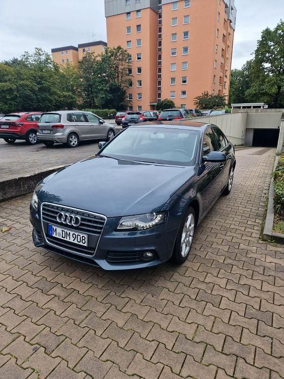 Grau Gebraucht 2010 Audi A4 Ambiente Limousine | 7.200 € (Fairer Preis) - Bild 1/4