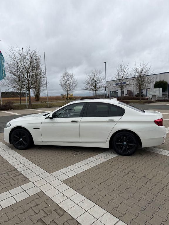Gebraucht BMW 520 211 PS (155 kW) 2017 Weiß Limousine