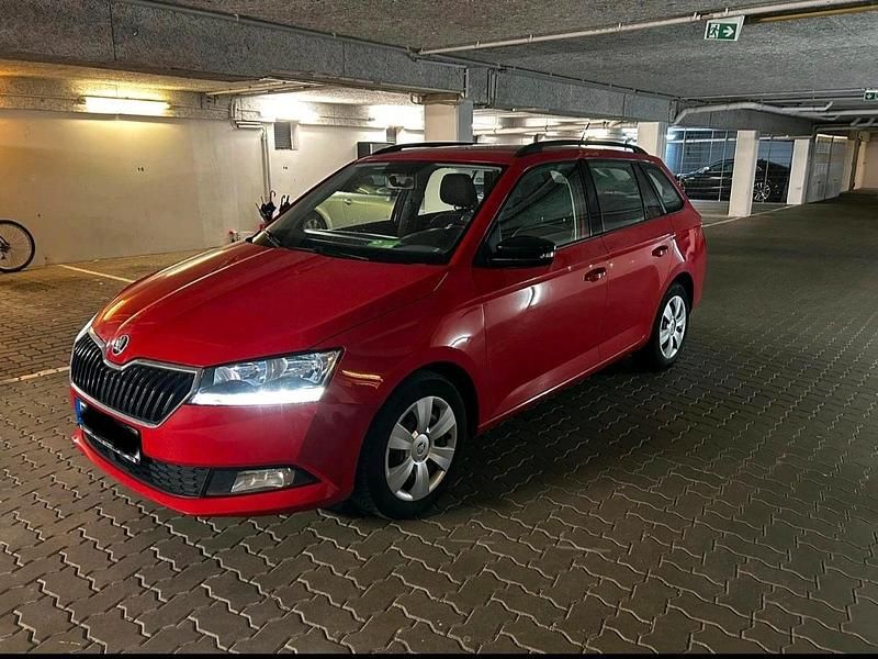 Rot Gebraucht 2019 Skoda Fabia Kombi | 5.490 € (Superpreis) - Bild 1/4
