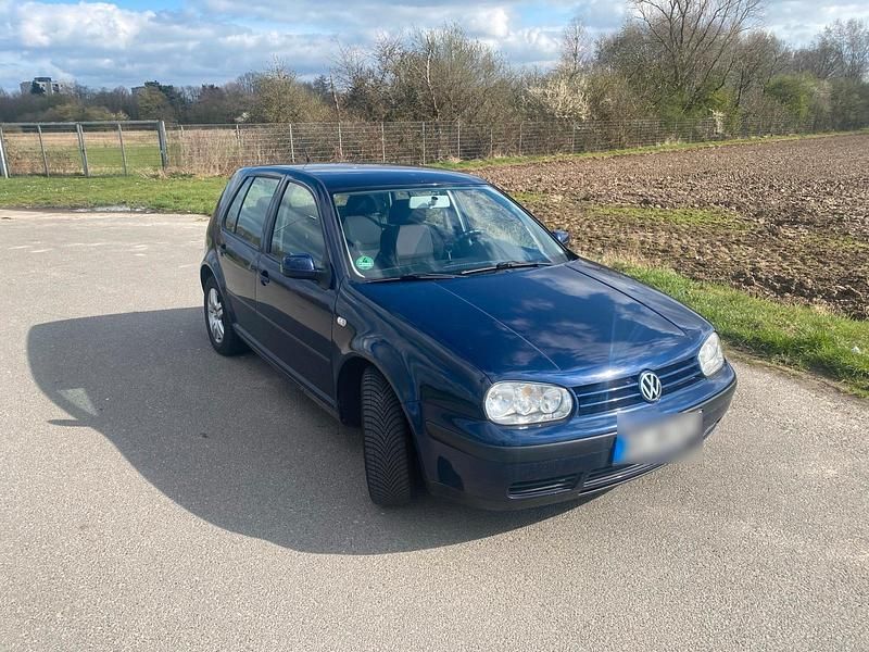 Gebraucht VW Golf IV 75 PS (55 kW) 2001 Blau Kleinwagen