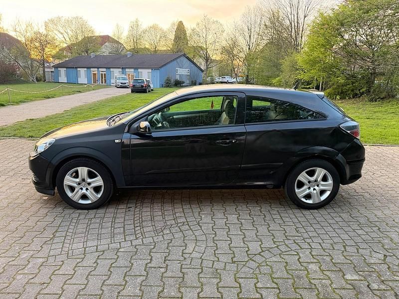 Gebraucht Opel Astra GTC 115 PS (84 kW) 2008 Schwarz Kleinwagen