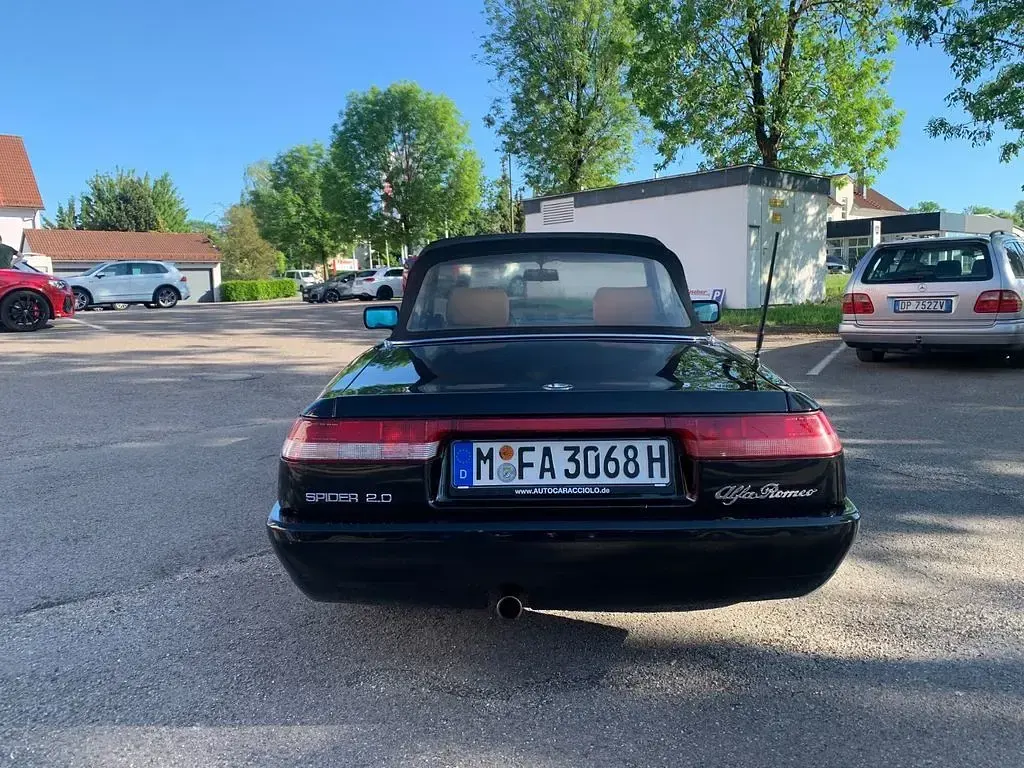 Gebraucht Alfa Romeo Spider 120 PS (88 kW) 1990 Schwarz Cabrio