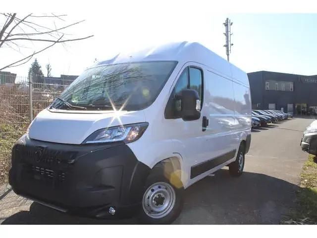 Weiss (kaolin) Neu 2025 Peugeot Boxer Van | 28.990 € (Teuer) - Bild 1/4