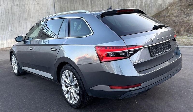 Gebraucht Skoda Superb Style 200 PS (147 kW) 2024 Grau Kombi