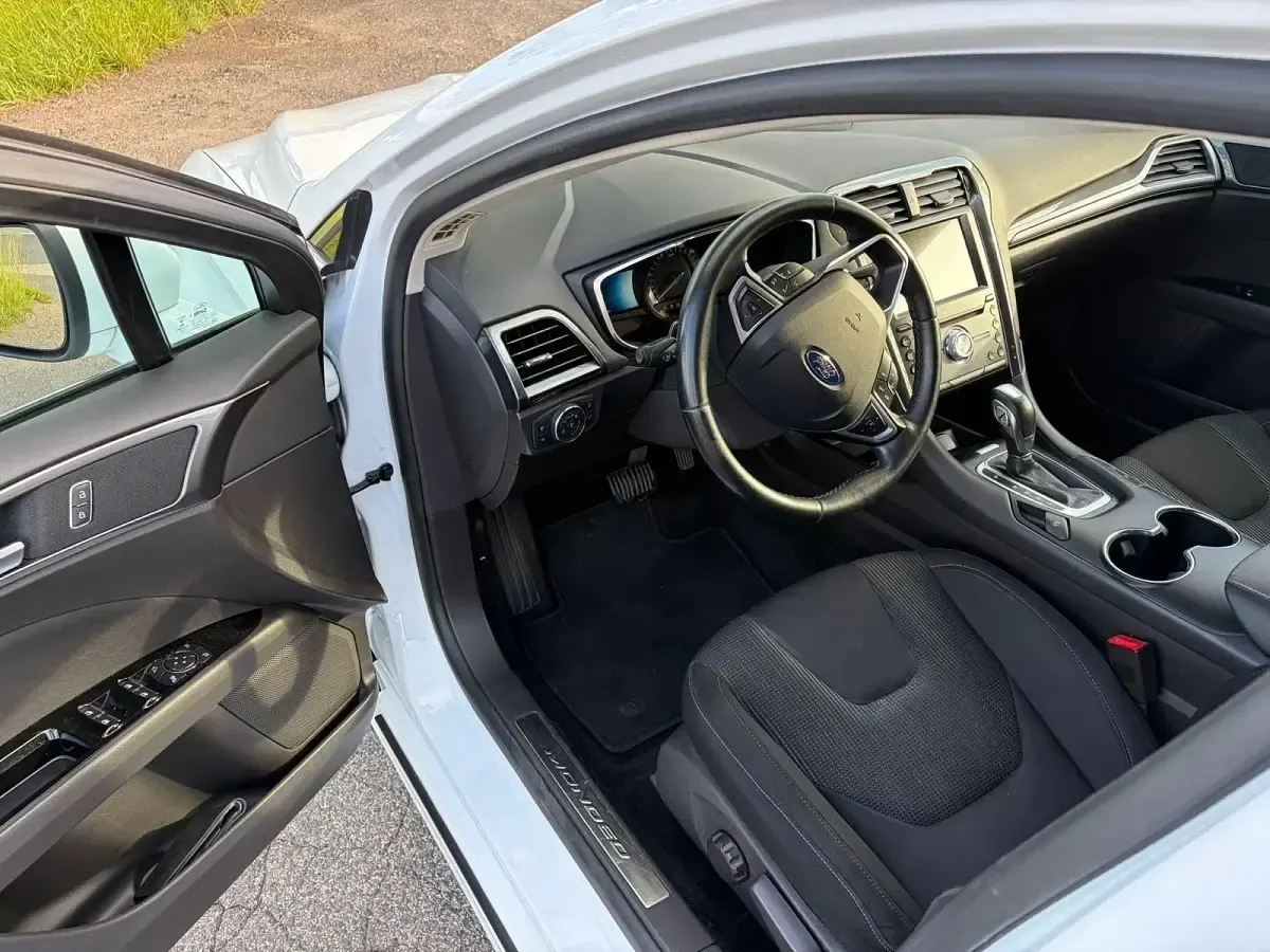 Gebraucht Ford Mondeo Titanium 188 PS (138 kW) 2019 Weiß Kombi