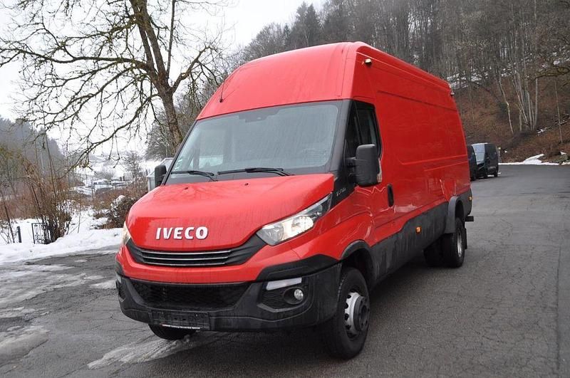 Gebraucht Iveco Daily 179 PS (131 kW) 2017 Rot