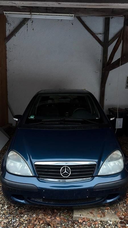 Blau Gebraucht 2002 Mercedes A160 Kleinwagen | 550 € (Superpreis) - Bild 1/4