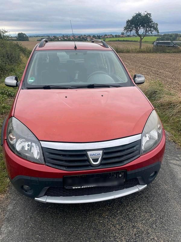 Rot Gebraucht 2010 Dacia Sandero Stepway Kleinwagen | 1.200 € (Superpreis) - Bild 1/4