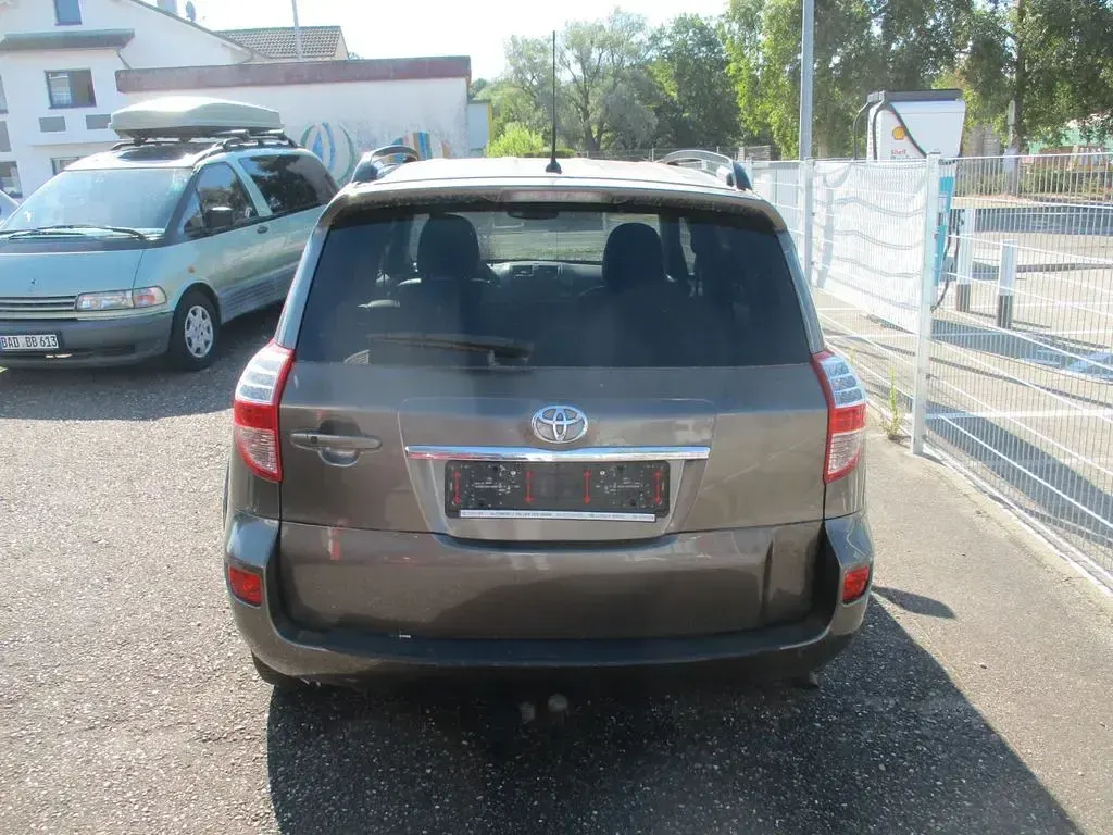 Gebraucht Toyota RAV4 Executive 150 PS (110 kW) 2009 Braun SUV