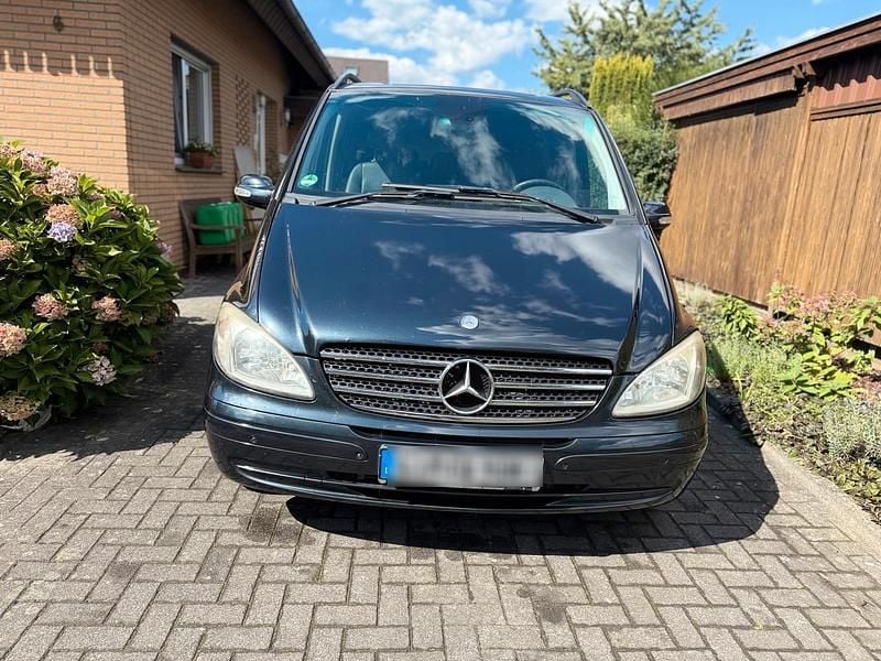 Schwarz Gebraucht 2007 Mercedes Viano Van / Kleinbus | 7.999 € (Fairer Preis) - Bild 1/4