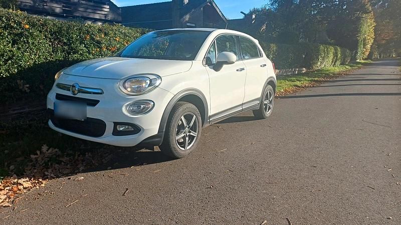 Weiß Gebraucht 2015 Fiat 500X SUV | 8.750 € (Fairer Preis) - Bild 1/4