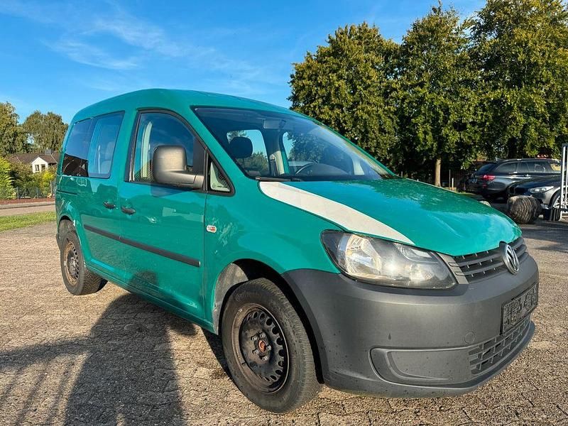 Second-hand VW Caddy Startline 75 CP (55 kW) 2013 Verde Monovolum