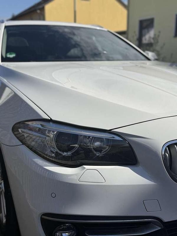 Gebraucht BMW 530 258 PS (189 kW) 2014 Weiß Kombi