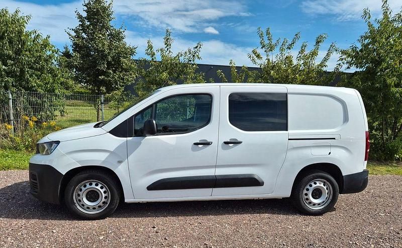 Gebraucht Peugeot Partner 102 PS (75 kW) 2020 Weiß Van / Kleinbus