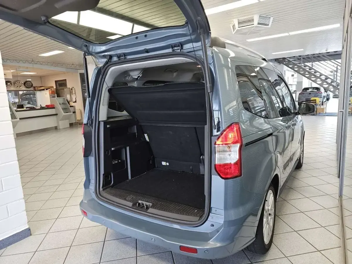Gebraucht Ford Tourneo Courier Titanium 101 PS (74 kW) 2019 Blau Van / Kleinbus