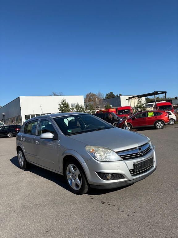 Gebraucht Opel Astra Edition 105 PS (77 kW) 2007 Silber Limousine