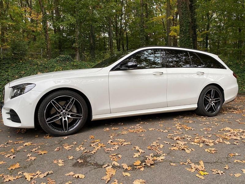 Weiß Gebraucht 2018 Mercedes E300 AMG Kombi | 26.000 € (Superpreis) - Bild 1/4