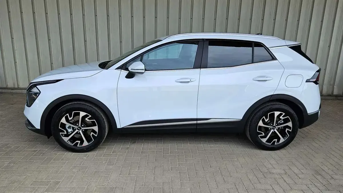 Neu Kia Sportage 160 PS (117 kW) 2025 Carraraweiss SUV