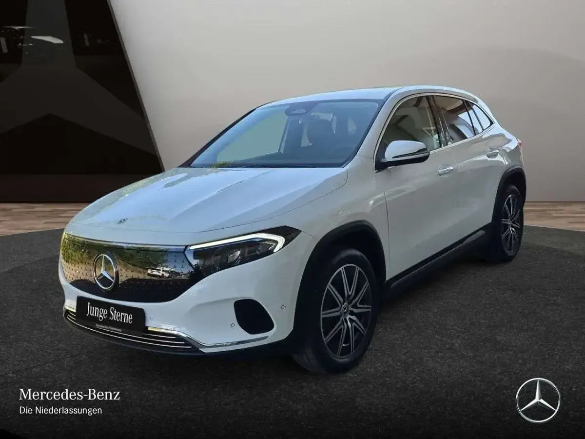 Gebraucht Mercedes EQA250 Advanced 139 kW (190 PS) 2025 Polarweiß SUV