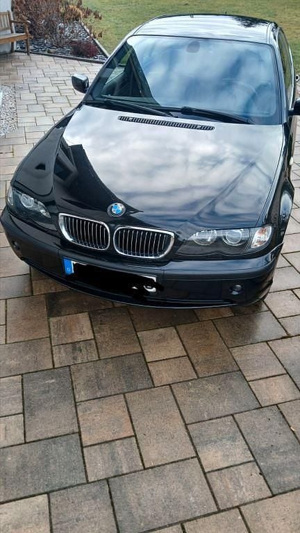 Schwarz Gebraucht 2004 BMW 325 Limousine | 3.400 € (Superpreis) - Bild 1/4