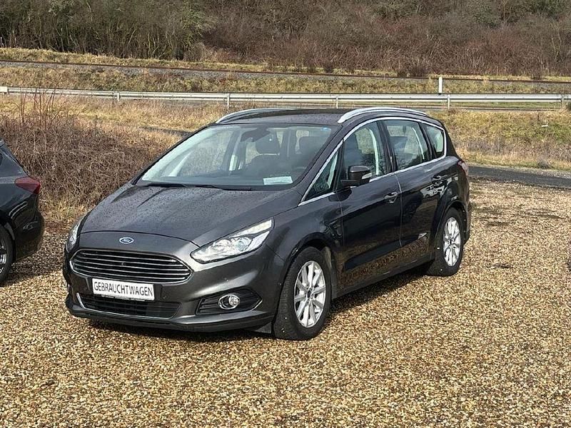 Gebraucht Ford S-MAX Titanium 179 PS (131 kW) 2016 Grau Van / Kleinbus