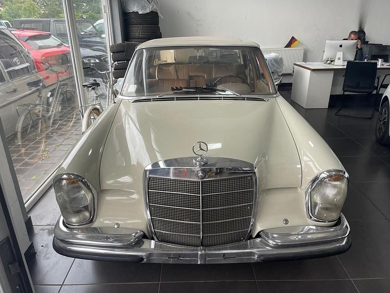 Second-hand Mercedes 250 SE 1969 Bej Berlinǎ