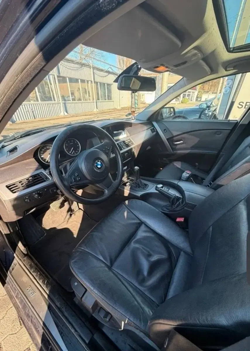 Gebraucht BMW 520 170 PS (125 kW) 2004 Blau Limousine