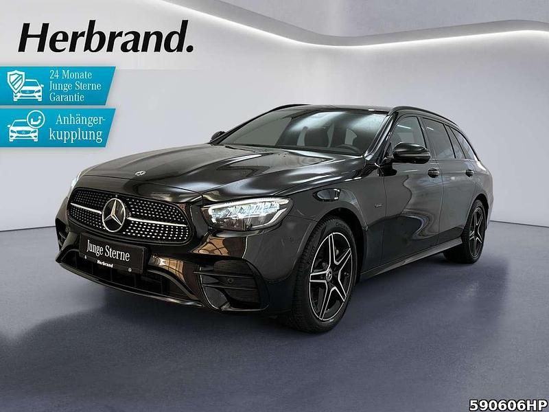 Unilack schwarz Gebraucht 2021 Mercedes E300 AMG line Kombi | 39.990 € (Teuer) - Bild 1/4