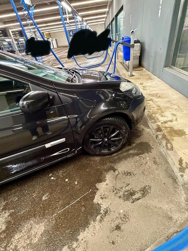 Gebraucht Renault Clio III 75 PS (55 kW) 2010 Schwarz Kleinwagen