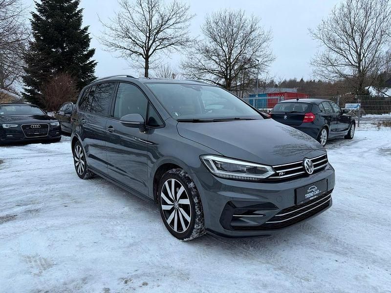 Grau Gebraucht 2019 VW Touran R-line Van / Kleinbus | 20.900 € (Fairer Preis) - Bild 1/4