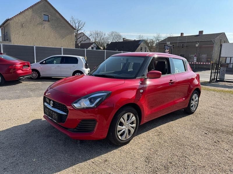 Gebraucht Suzuki Swift 83 PS (61 kW) 2023 Rot Kleinwagen