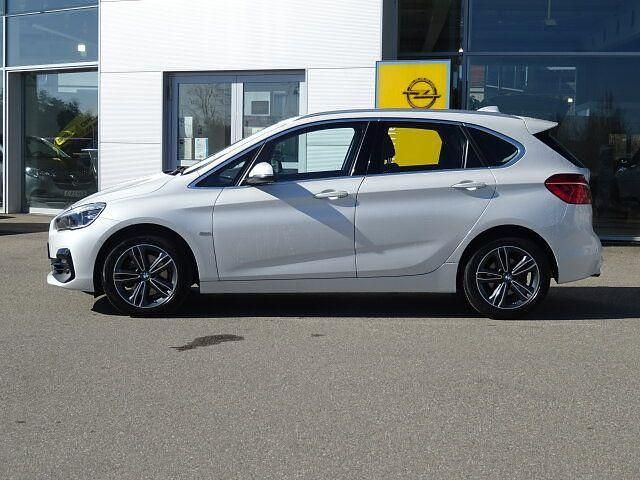 Gebraucht BMW 220 Sport Line 192 PS (141 kW) 2018 Mineralweiss metallic Kombi