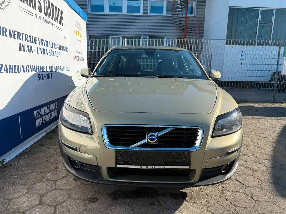 Gebraucht Volvo C30 Momentum 109 PS (80 kW) 2008 Grün Kleinwagen