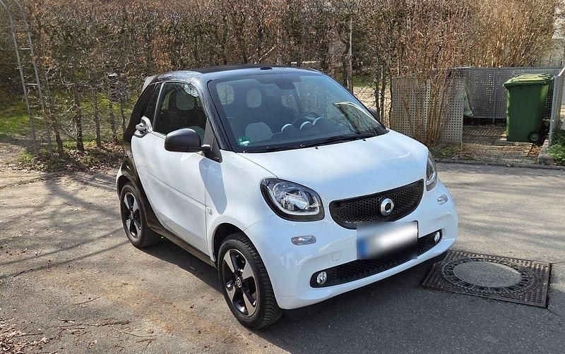 Gebraucht Smart ForTwo Cabrio Passion 90 PS (66 kW) 2017 Weiß Cabrio