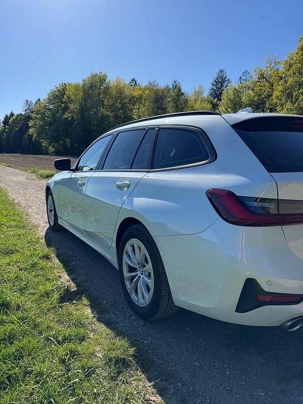 Second-hand BMW 320 190 CP (139 kW) 2022 Alb Break