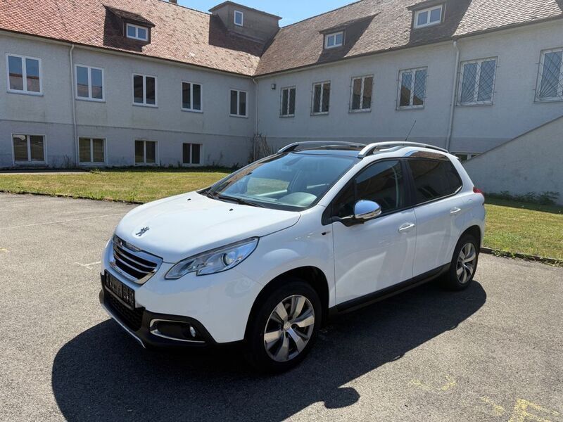 Weiß Gebraucht 2015 Peugeot 2008 Style SUV | 4.500 € (Superpreis) - Bild 1/4