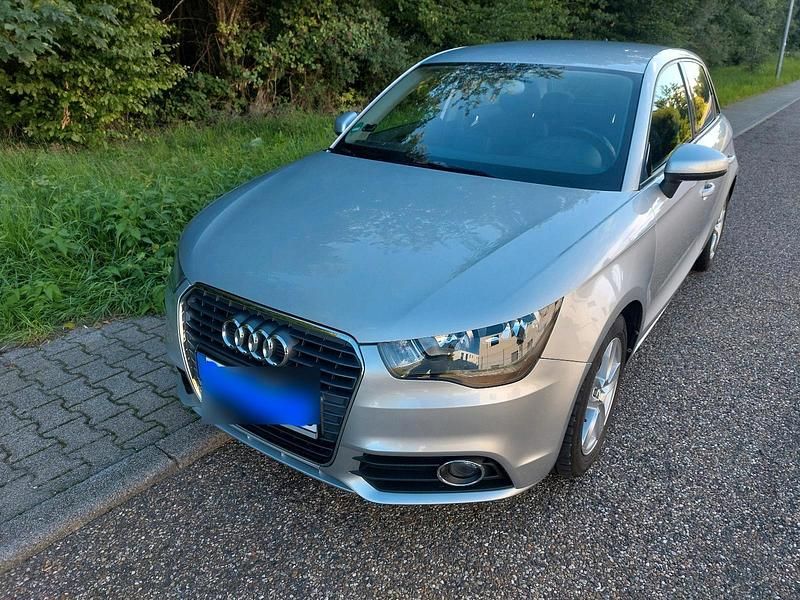 Silber Gebraucht 2013 Audi A1 Kleinwagen | 6.700 € (Superpreis) - Bild 1/4
