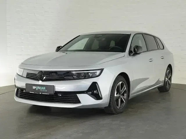 Gebraucht Opel Astra 131 PS (96 kW) 2024 Silber Kleinwagen