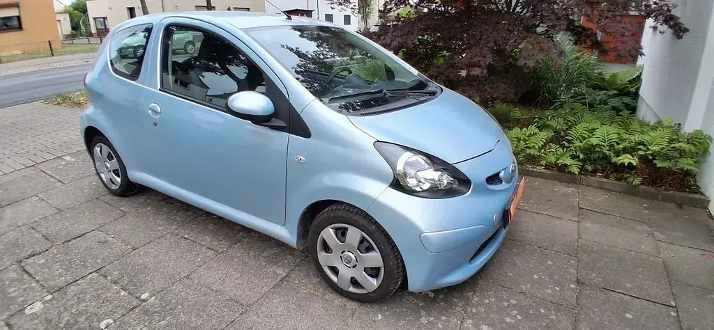 Gebraucht Toyota Aygo 68 PS (50 kW) 2006 Blau Kleinwagen