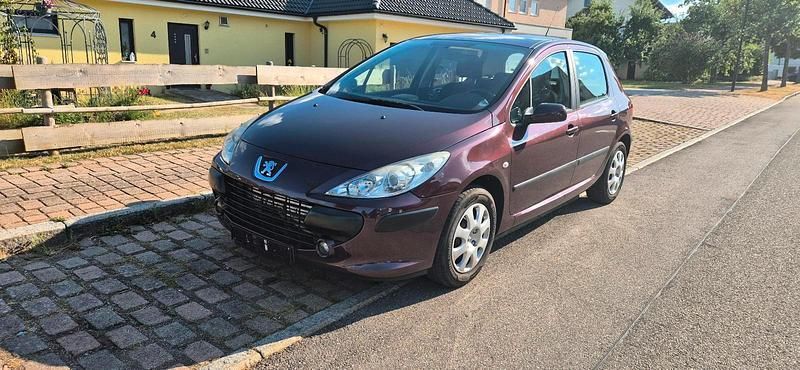 Violet Gebraucht 2005 Peugeot 307 Limousine | 3.350 € - Bild 1/4
