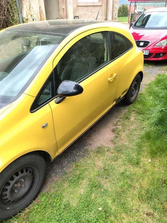 Gebraucht Opel Corsa Edition 87 PS (63 kW) 2010 Andere farben Kleinwagen