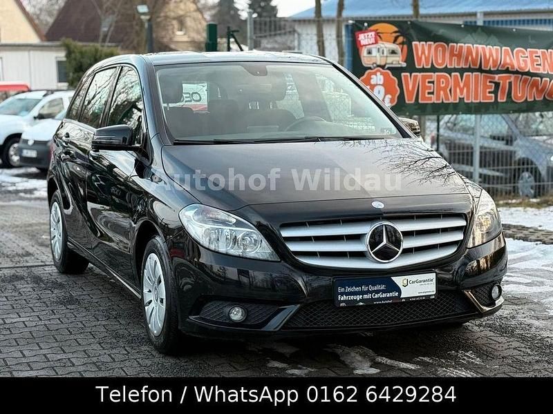 Gebraucht Mercedes B180 122 PS (89 kW) 2013 Schwarz Van / Kleinbus