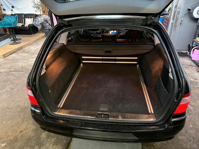 Gebraucht Mercedes E280 231 PS (169 kW) 2005 Schwarz Kombi